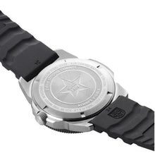 Load image into Gallery viewer, Luminox Pacific Diver - XS.3121
