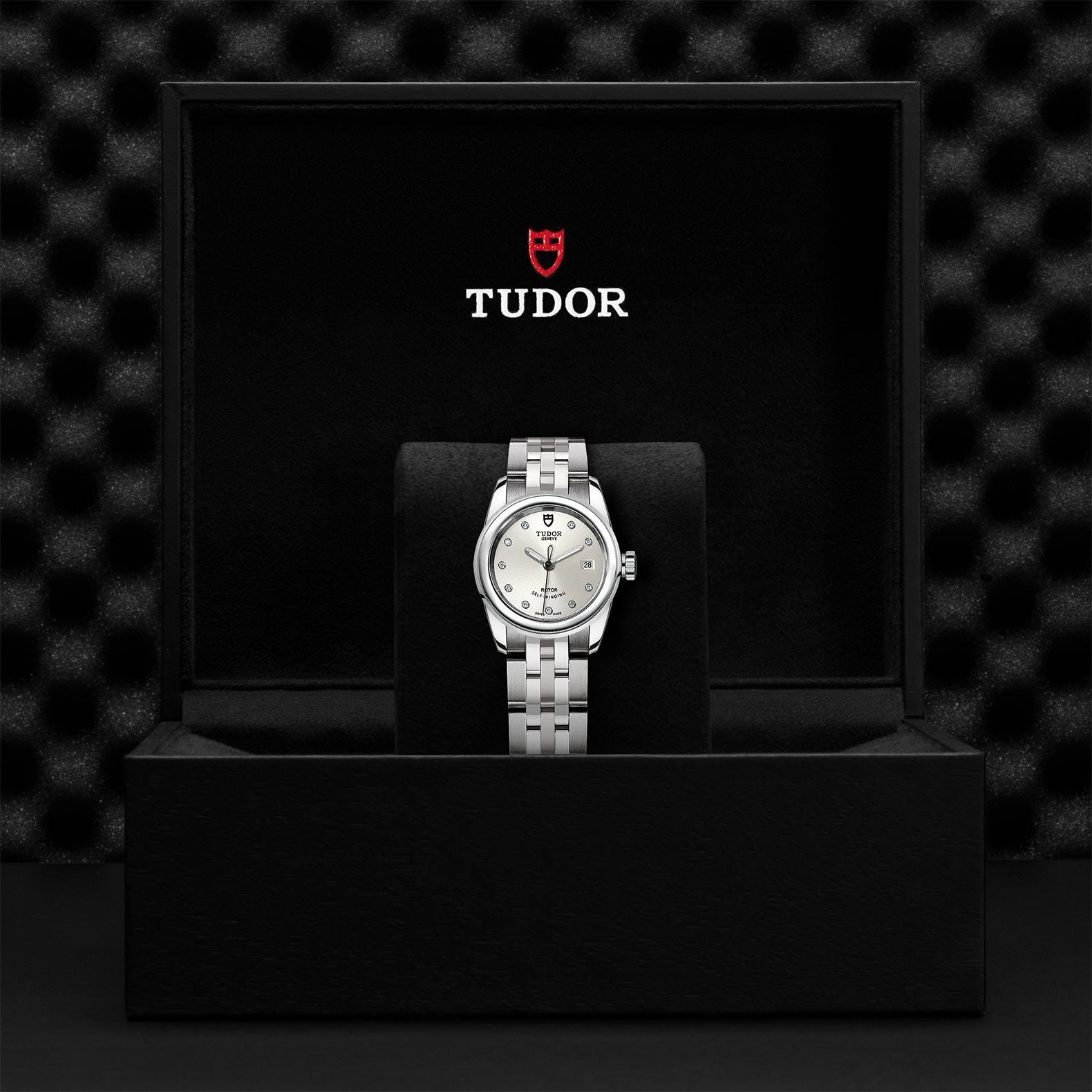 TUDOR Glamour Date