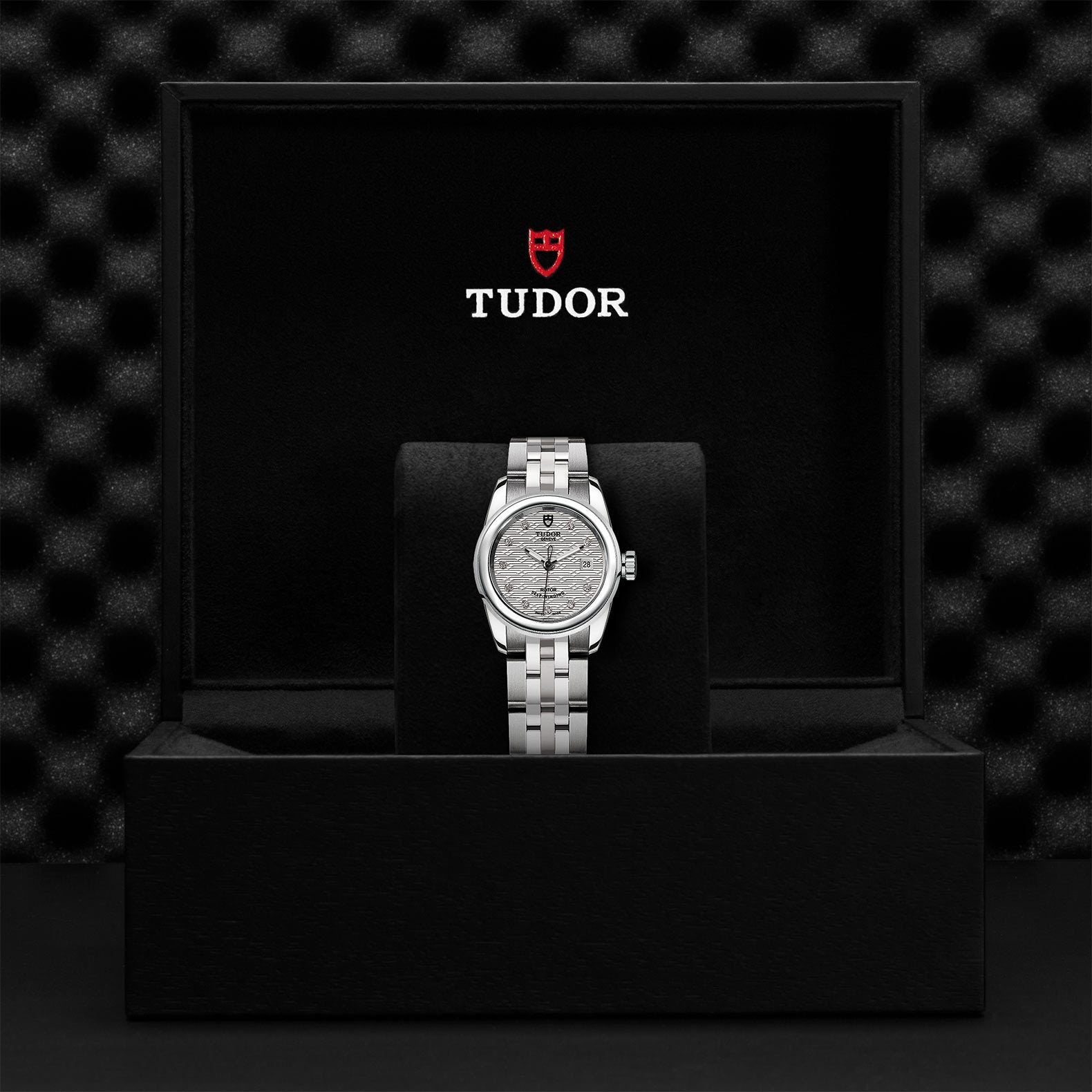 TUDOR Glamour Date