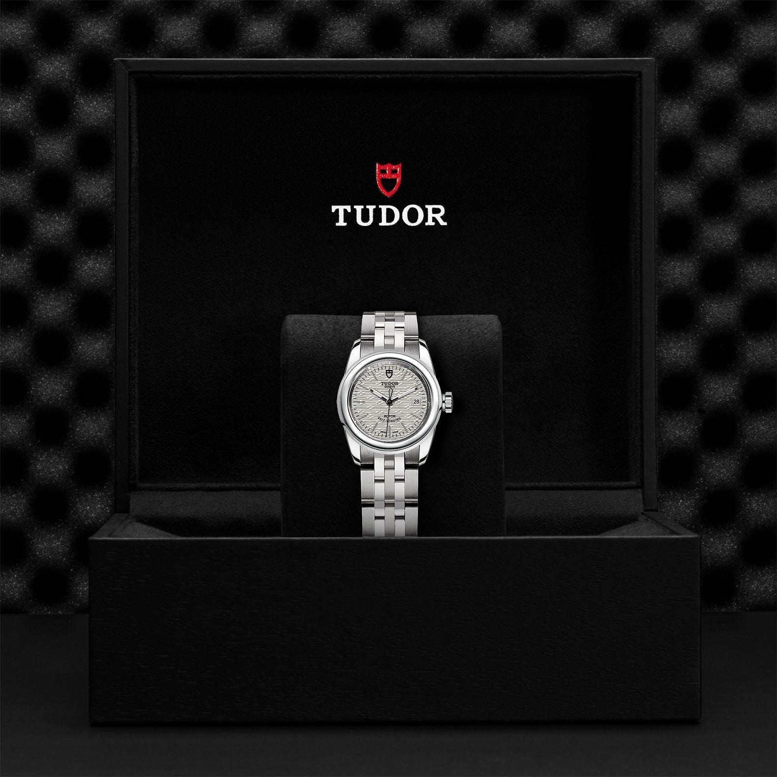 TUDOR Glamour Date