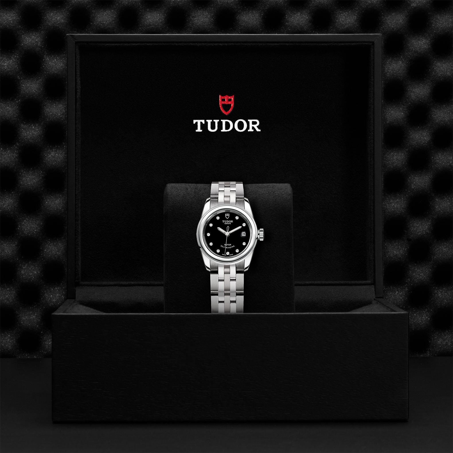 TUDOR Glamour Date