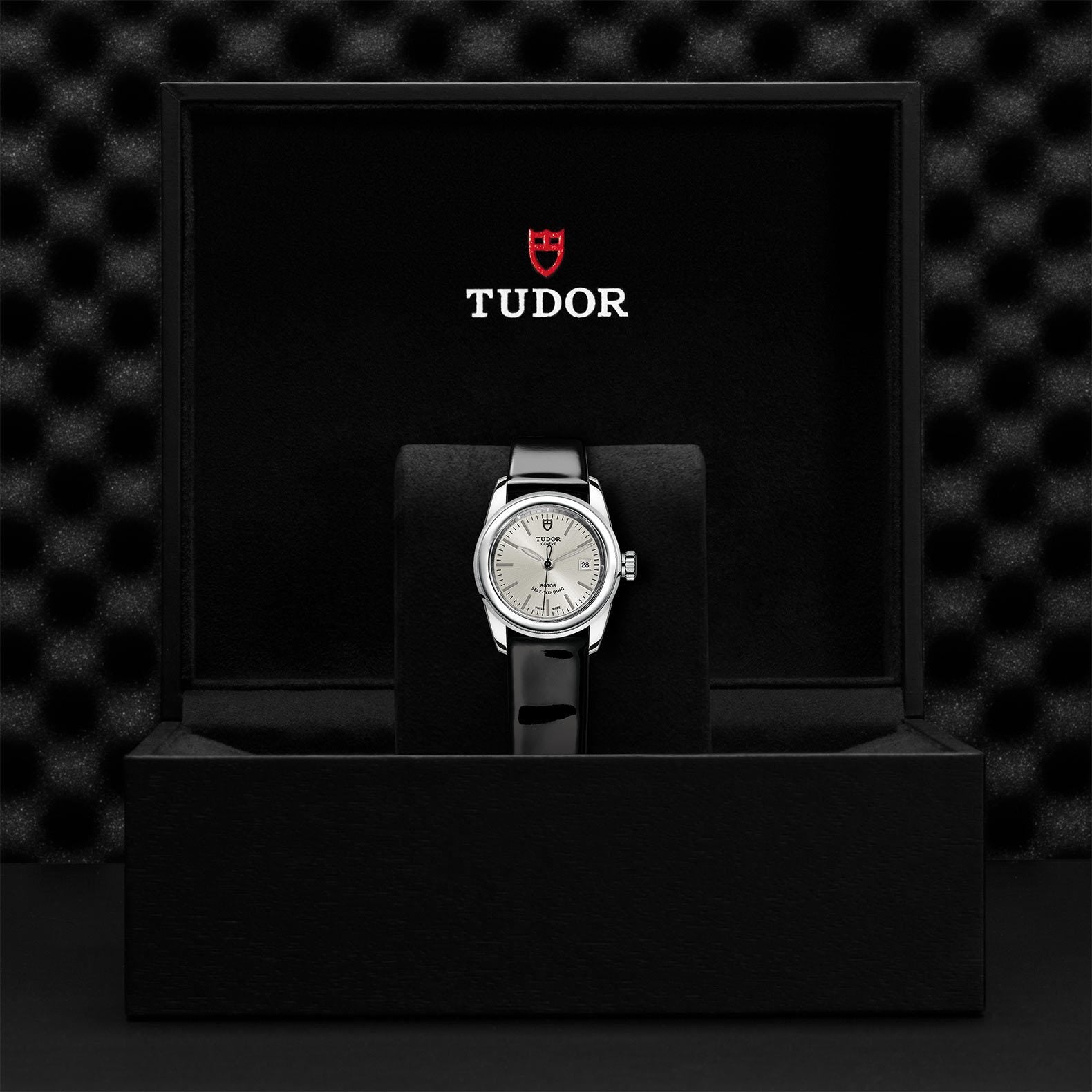 TUDOR Glamour Date