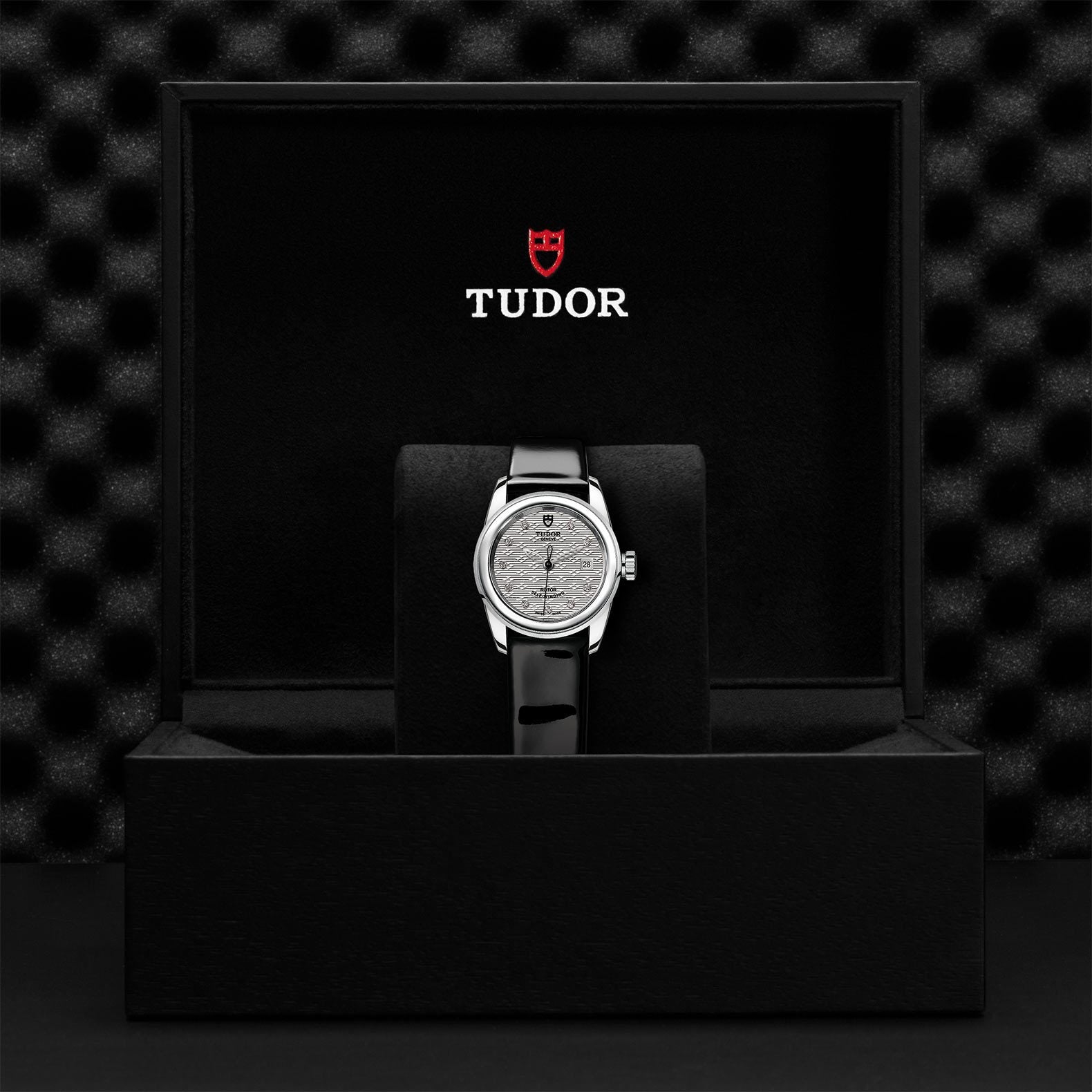 TUDOR Glamour Date