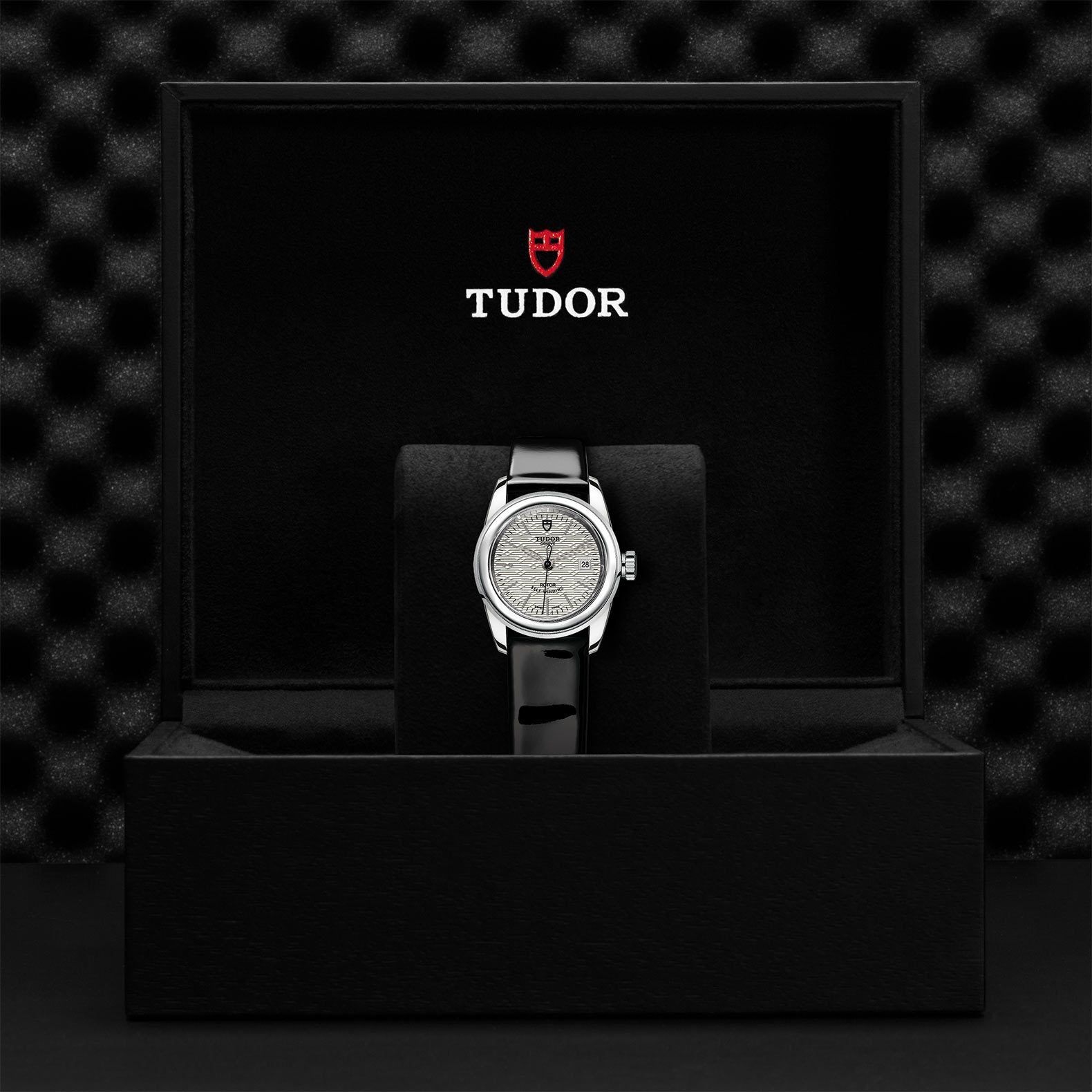 TUDOR Glamour Date