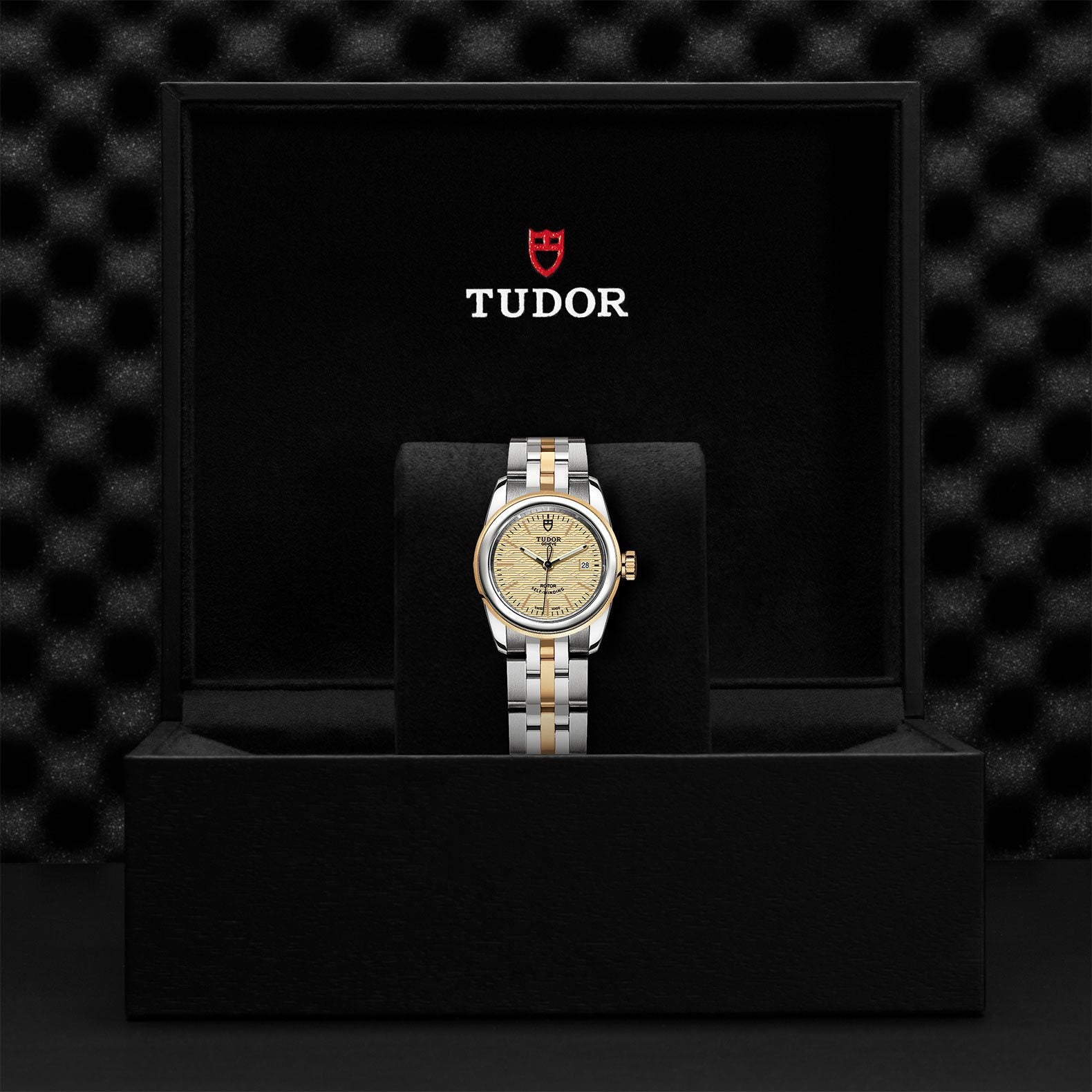 TUDOR Glamour Date