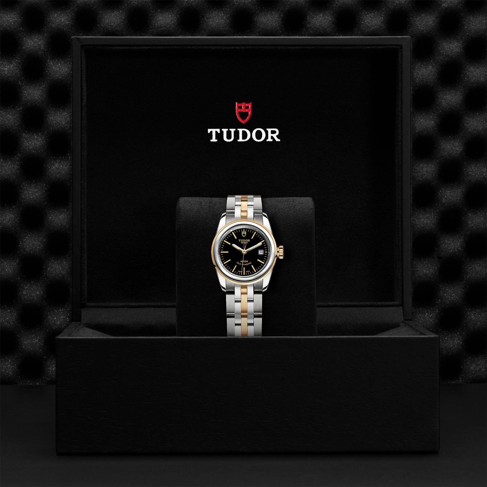 TUDOR Glamour Date