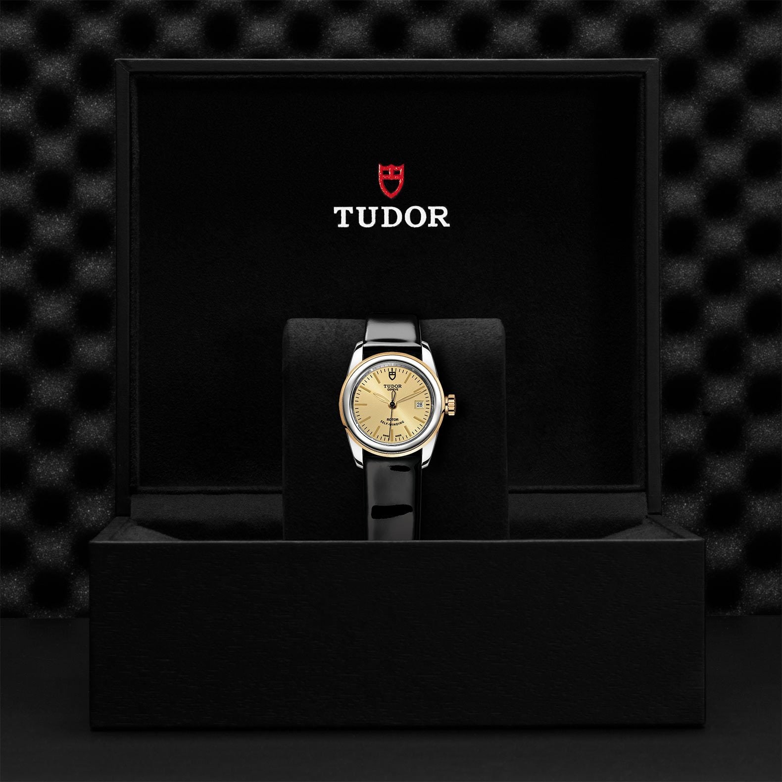 TUDOR Glamour Date