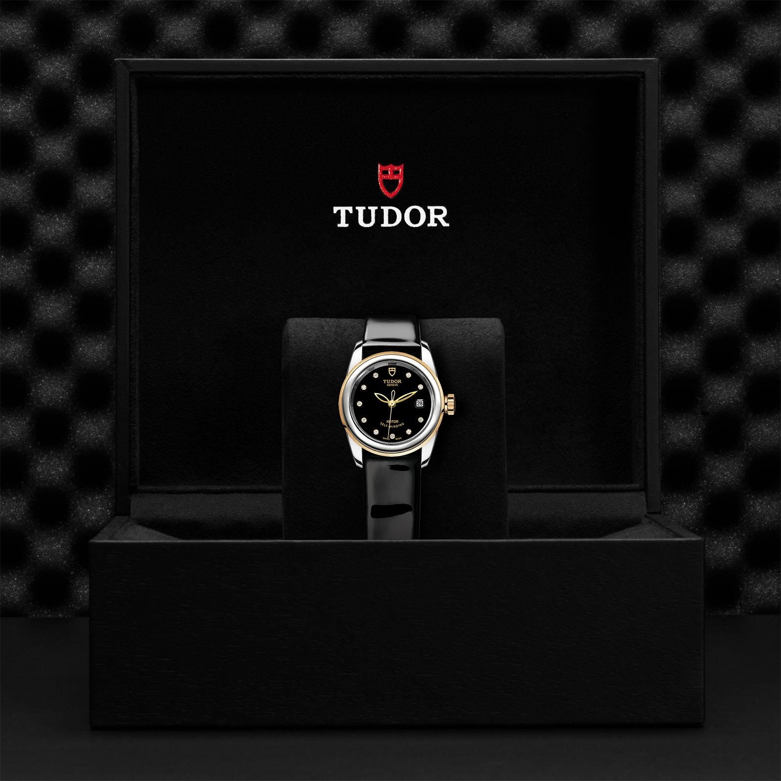 TUDOR Glamour Date