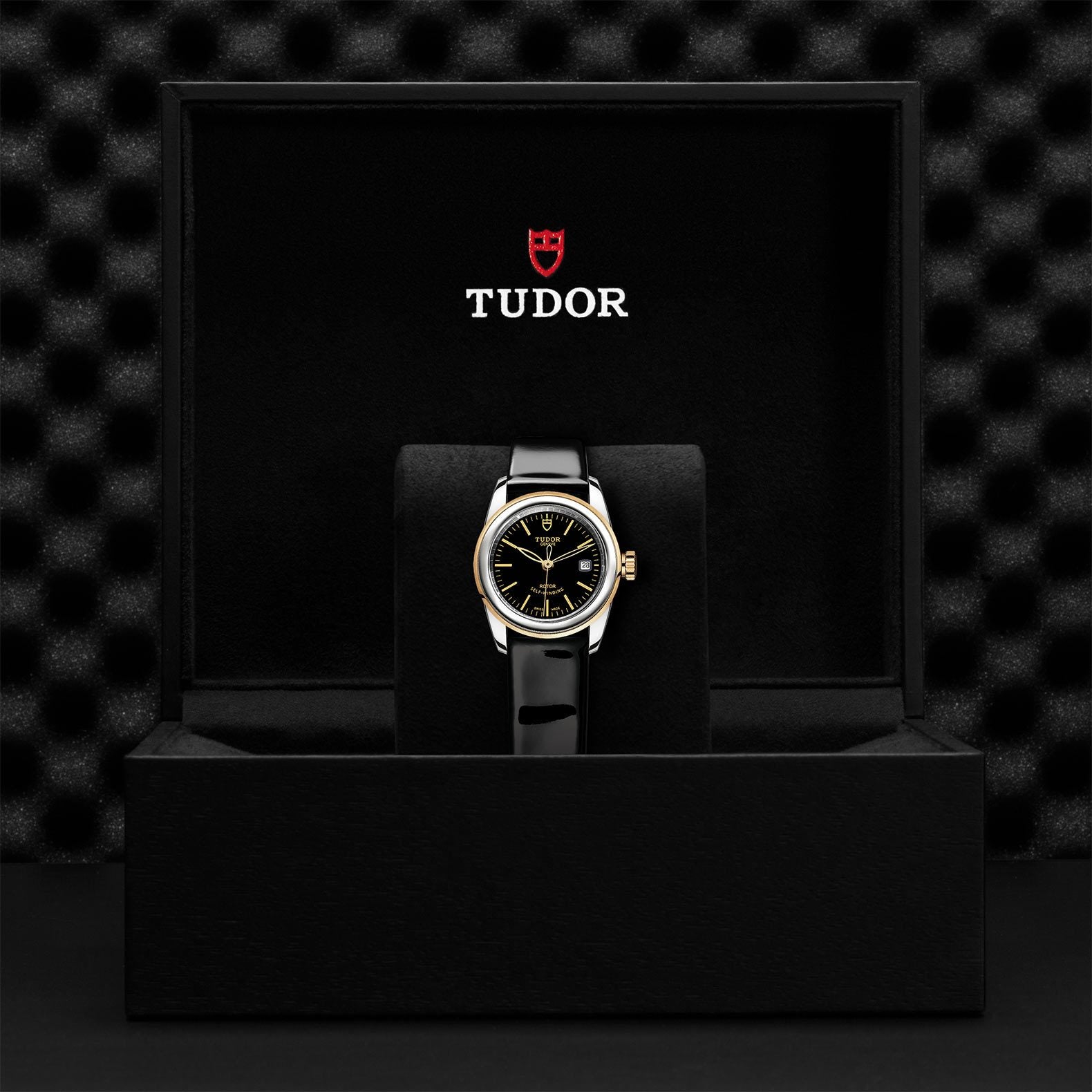 TUDOR Glamour Date