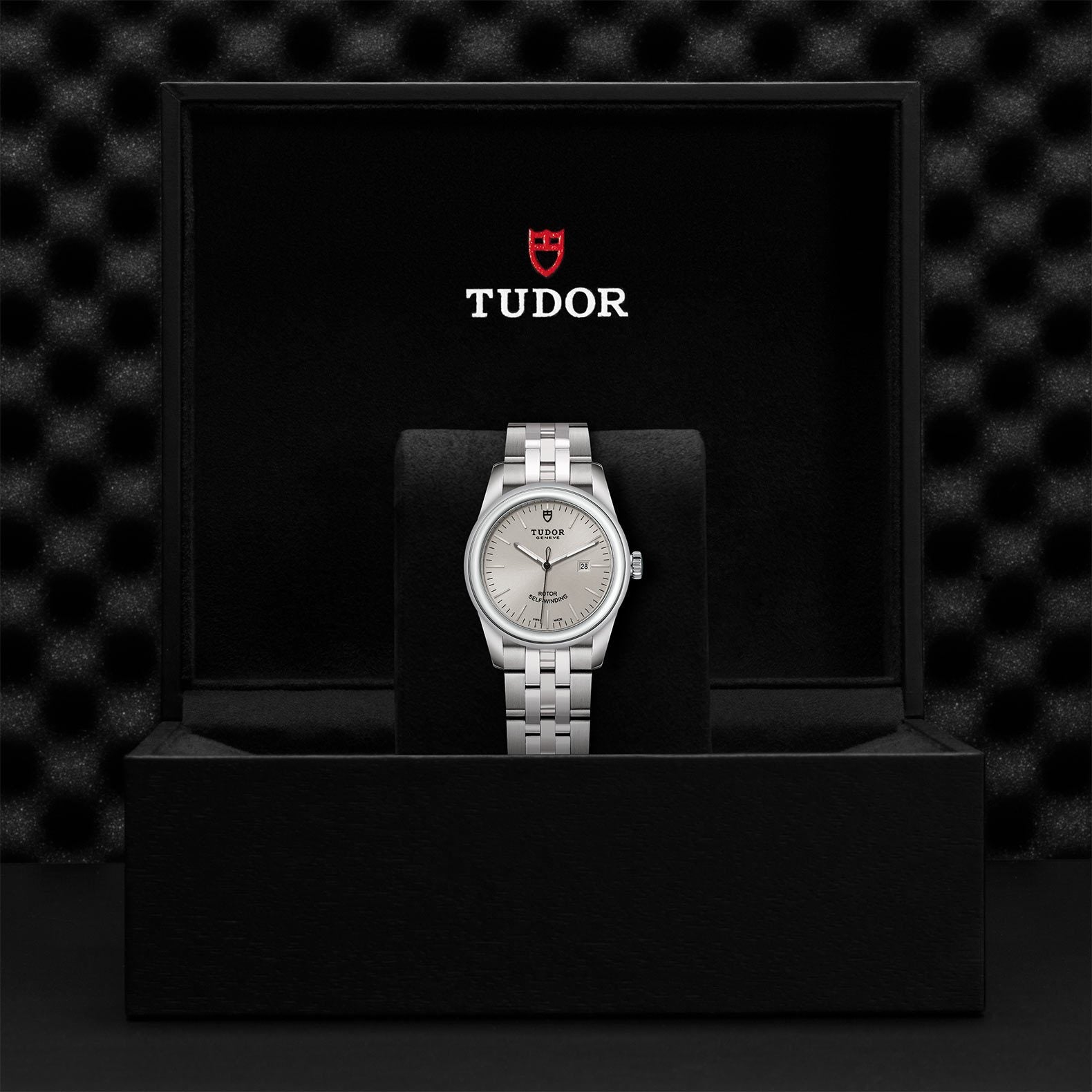 TUDOR Glamour Date