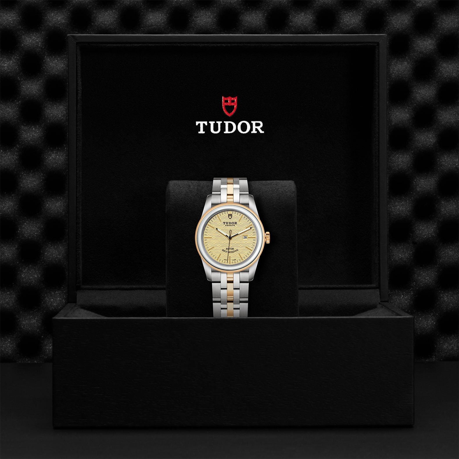TUDOR Glamour Date