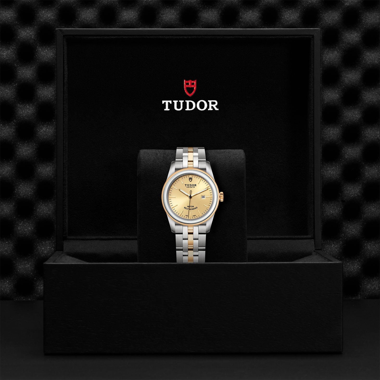 TUDOR Glamour Date