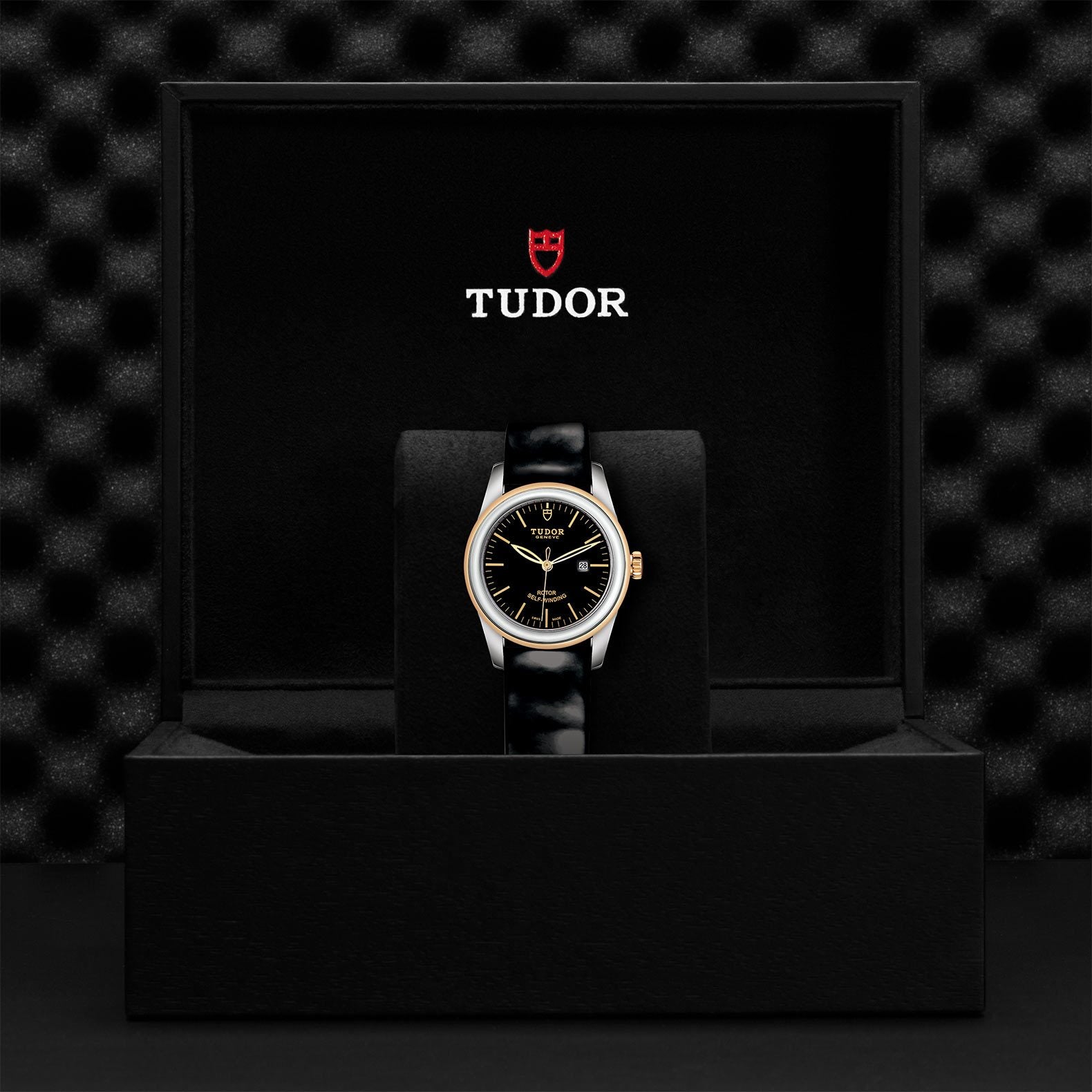 TUDOR Glamour Date