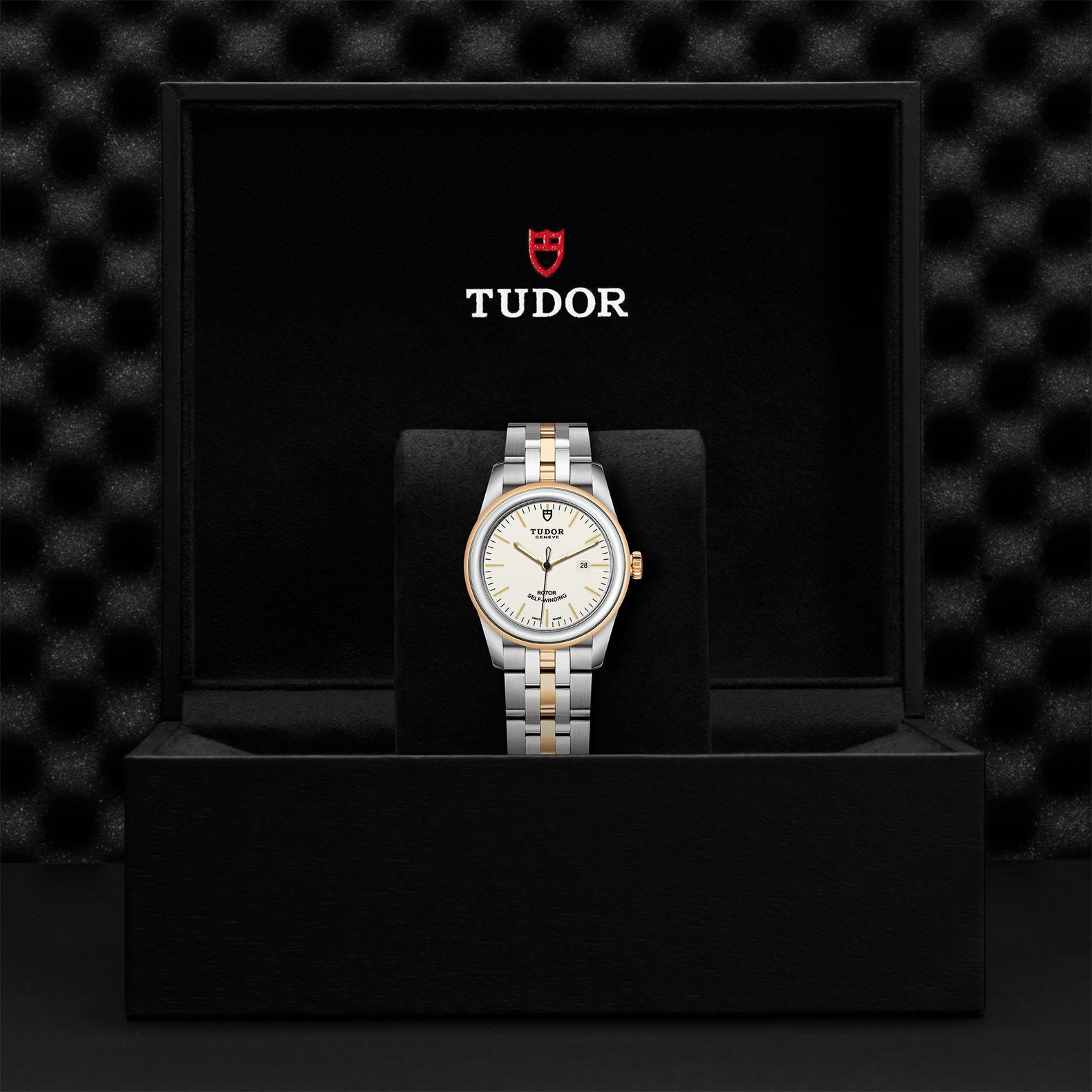 TUDOR Glamour Date