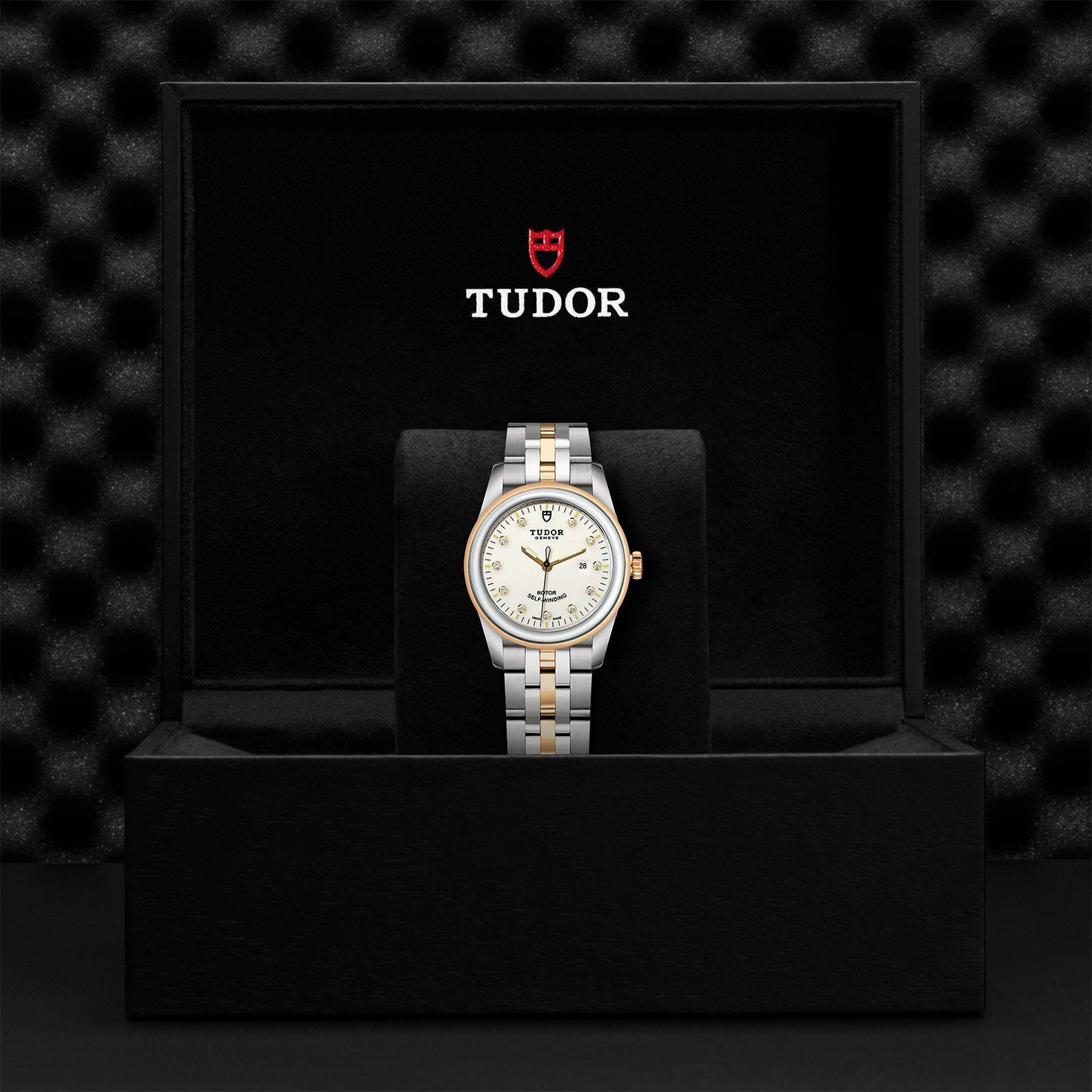TUDOR Glamour Date