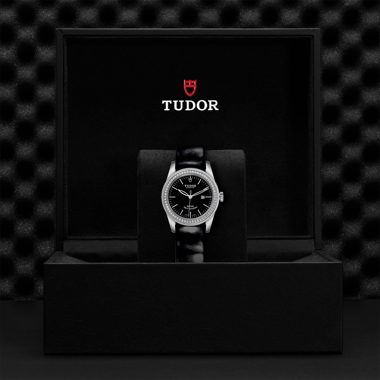 TUDOR Glamour Date