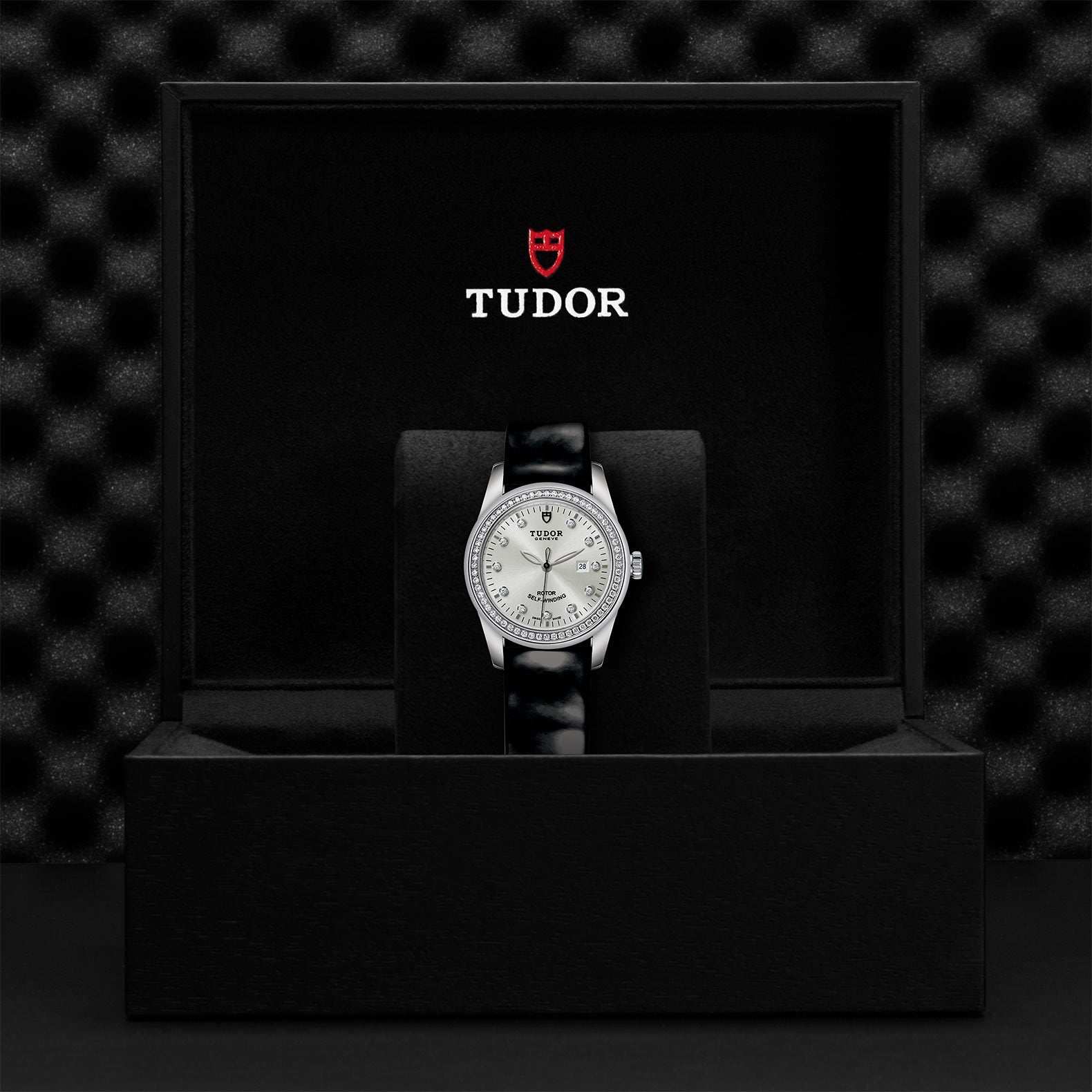 TUDOR Glamour Date