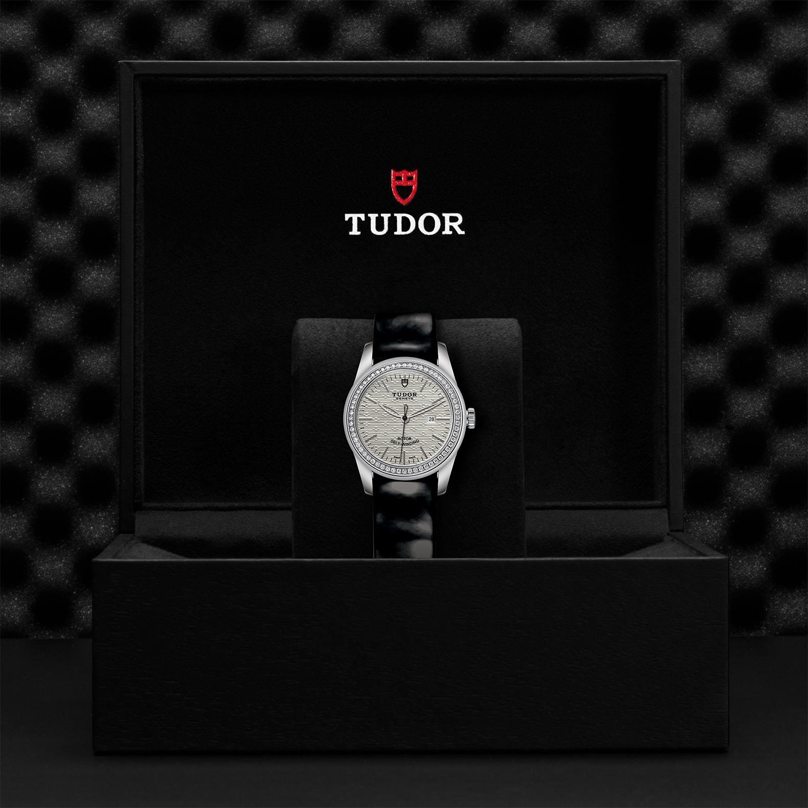 TUDOR Glamour Date