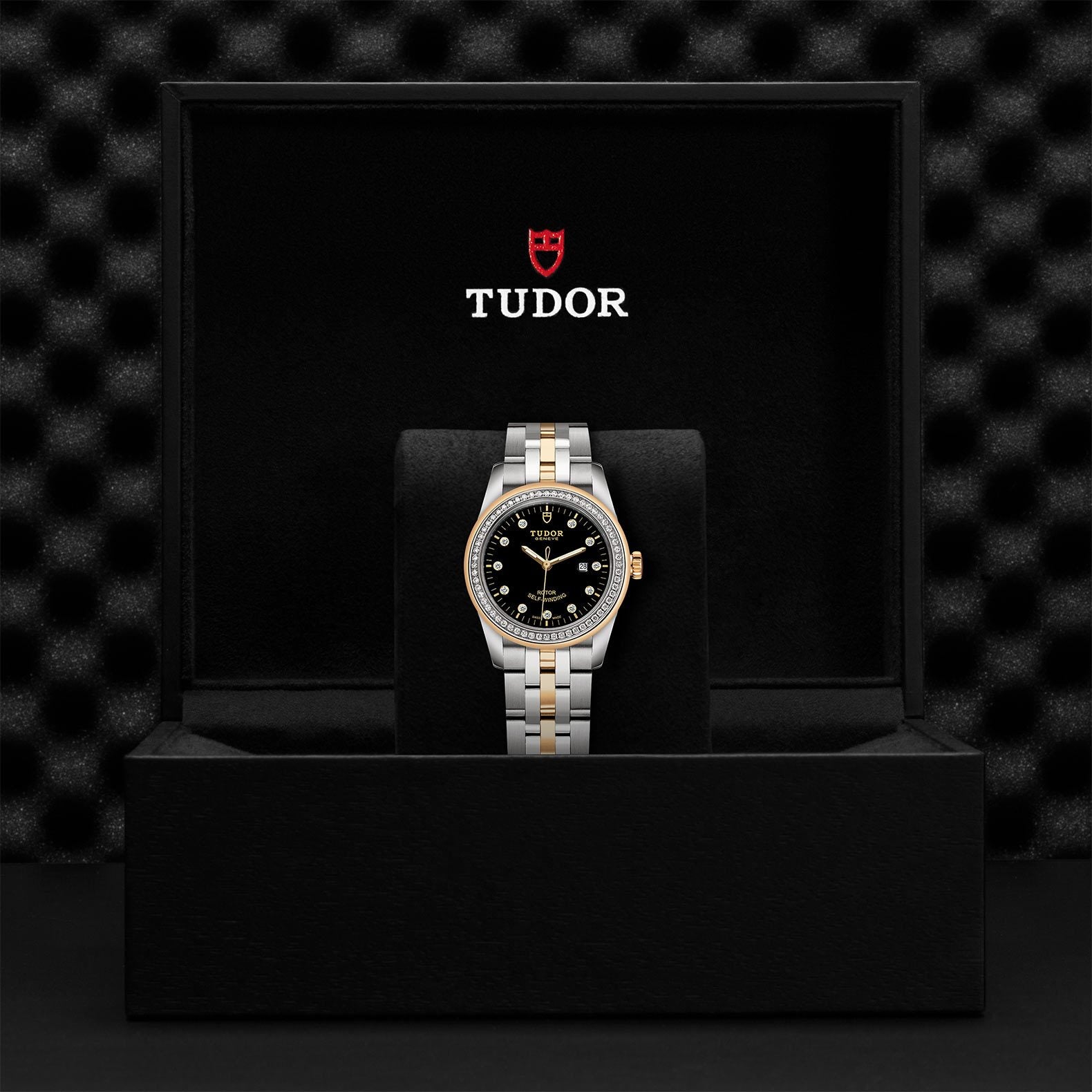 TUDOR Glamour Date