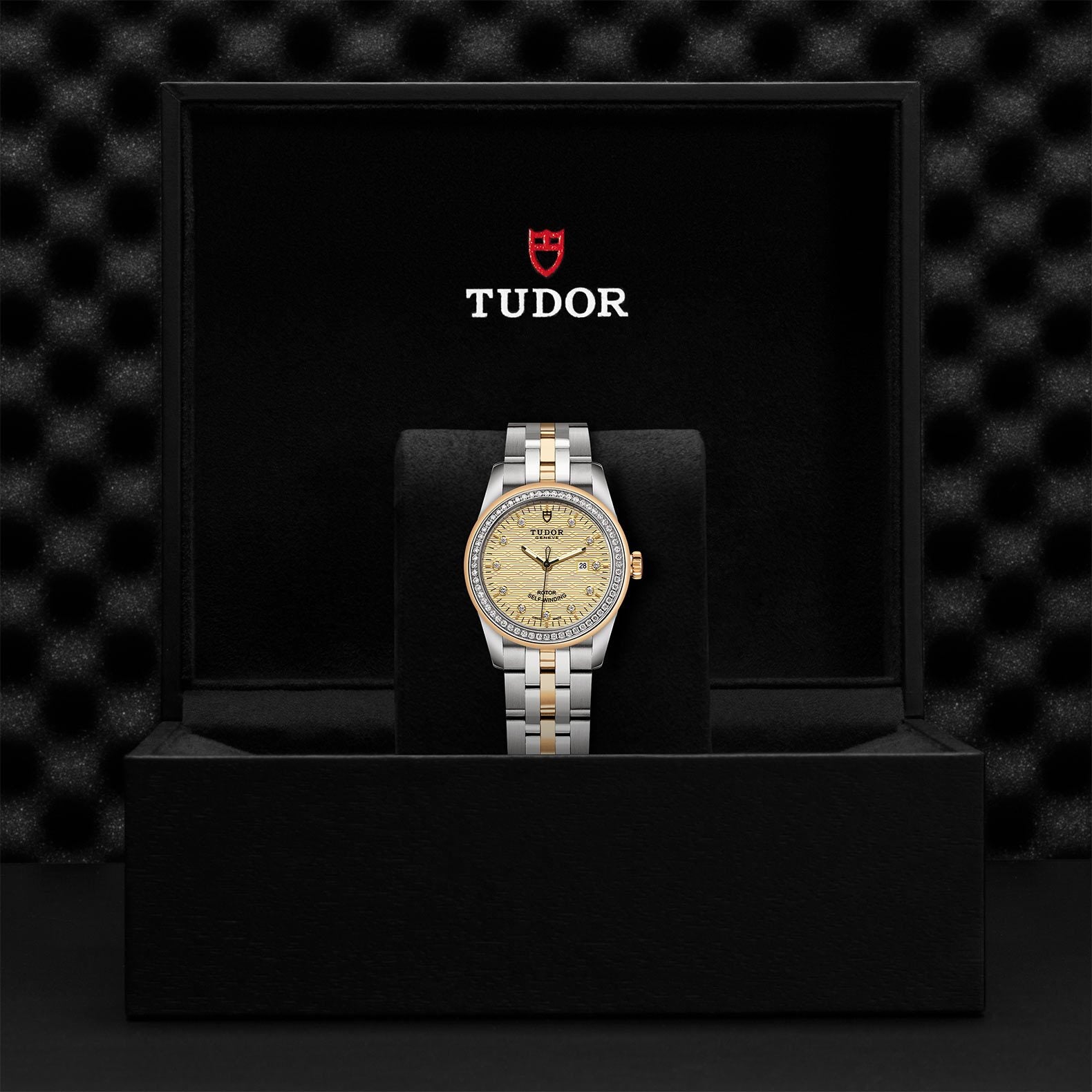 TUDOR Glamour Date