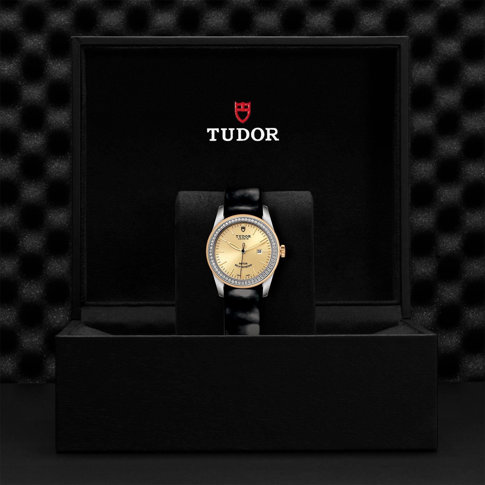 TUDOR Glamour Date