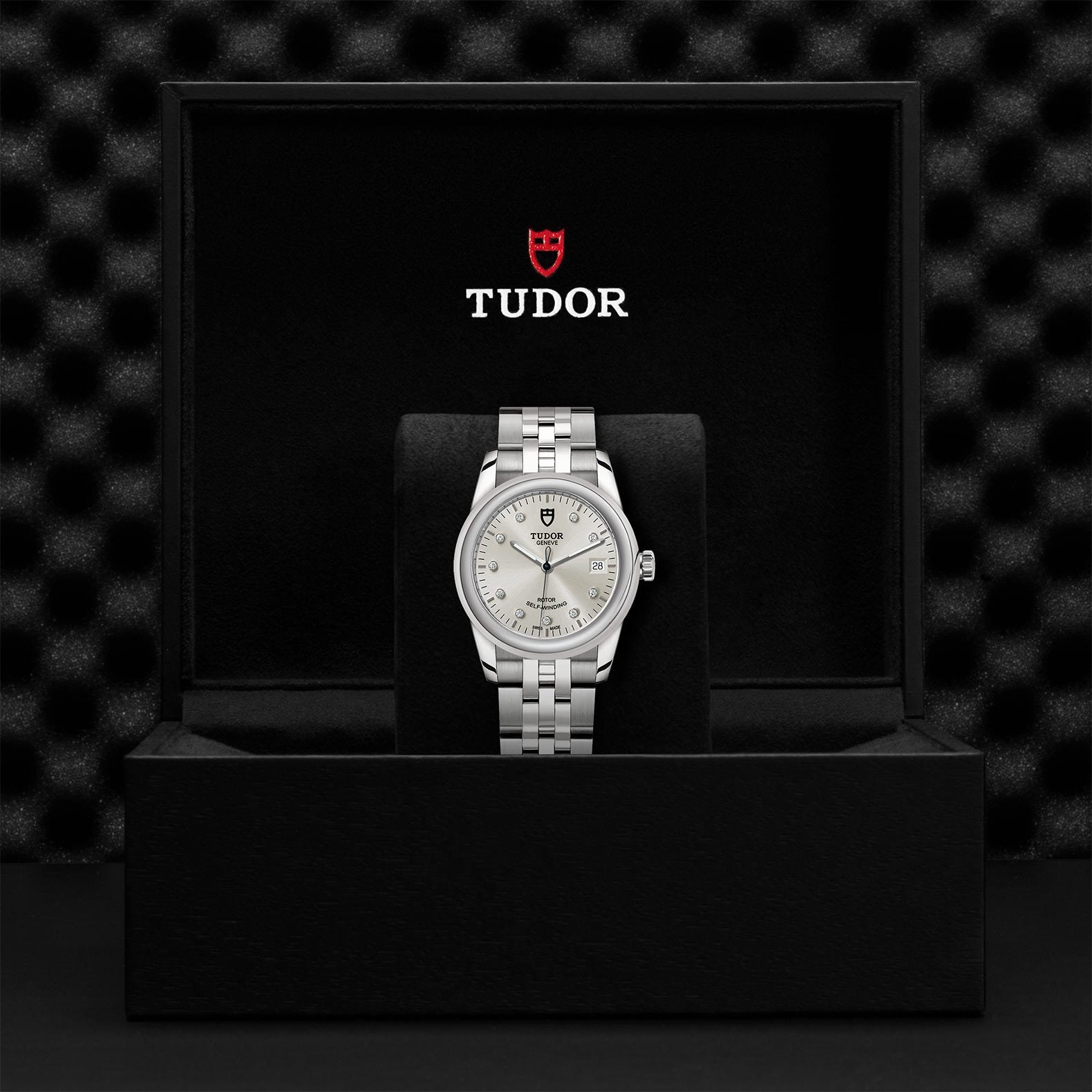 TUDOR Glamour Date