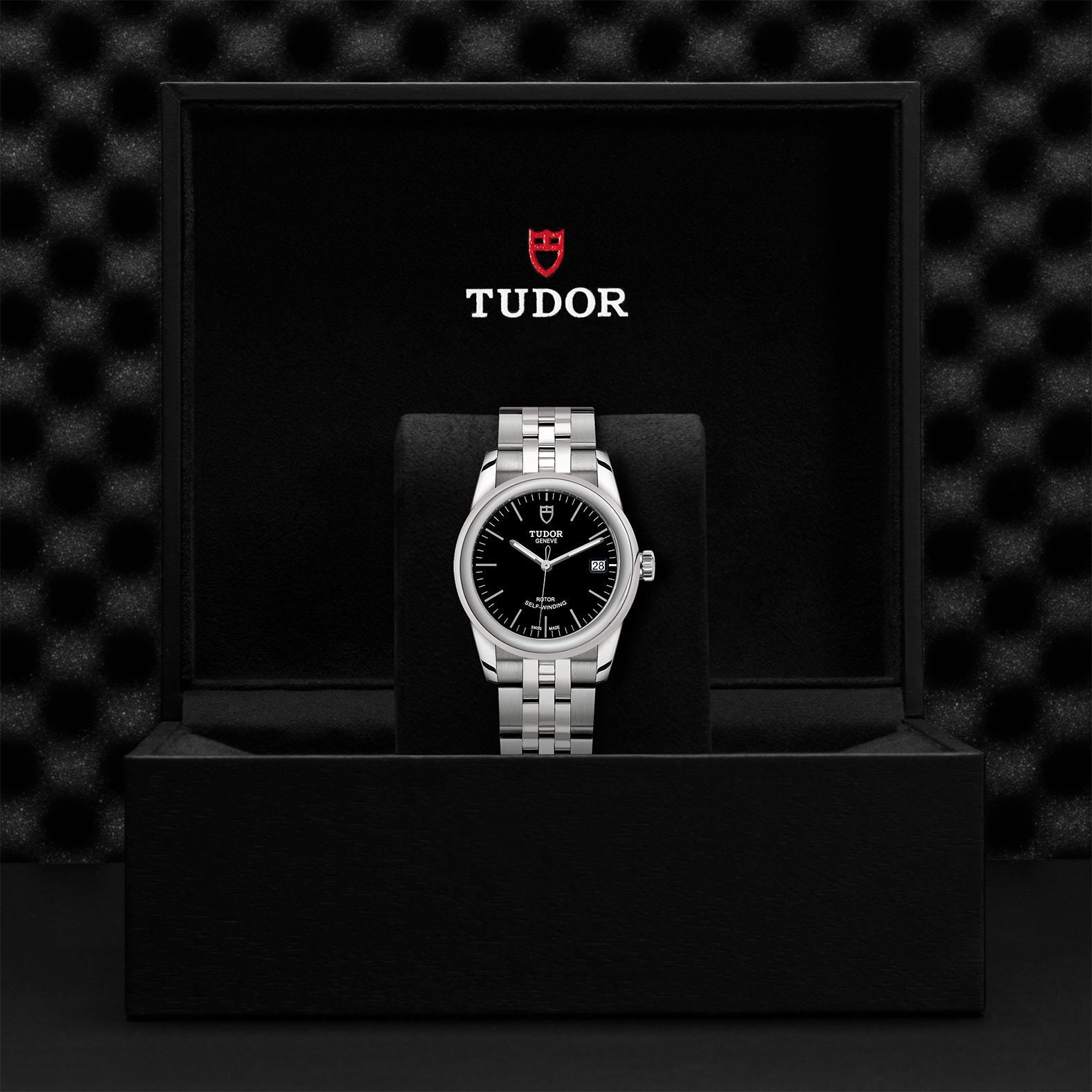 TUDOR Glamour Date