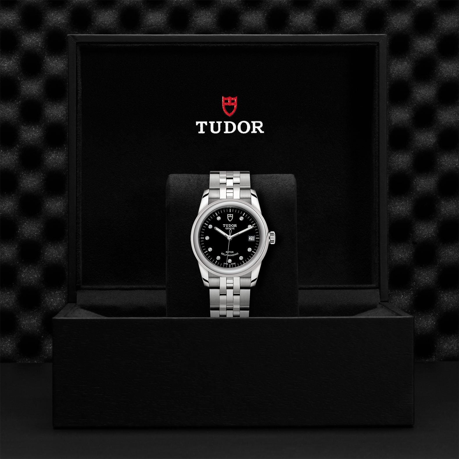 TUDOR Glamour Date