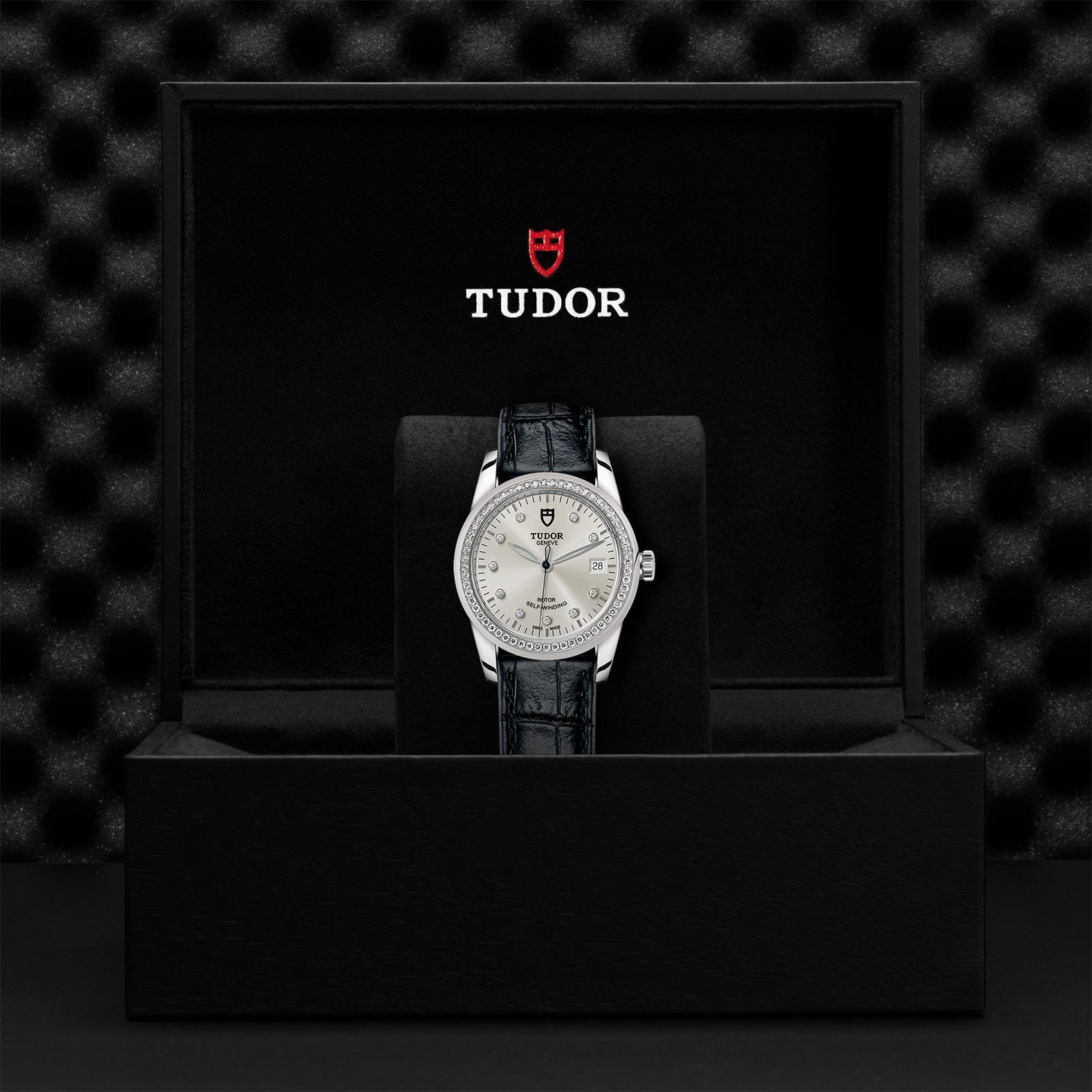 TUDOR Glamour Date
