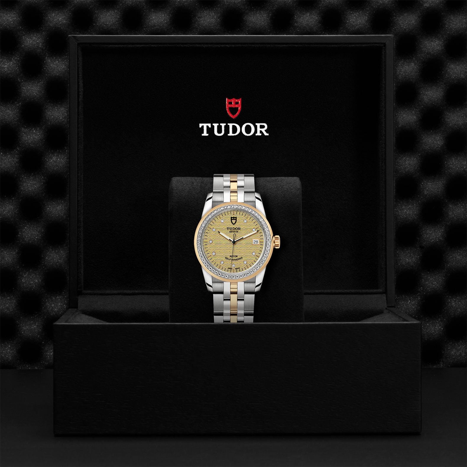 TUDOR Glamour Date