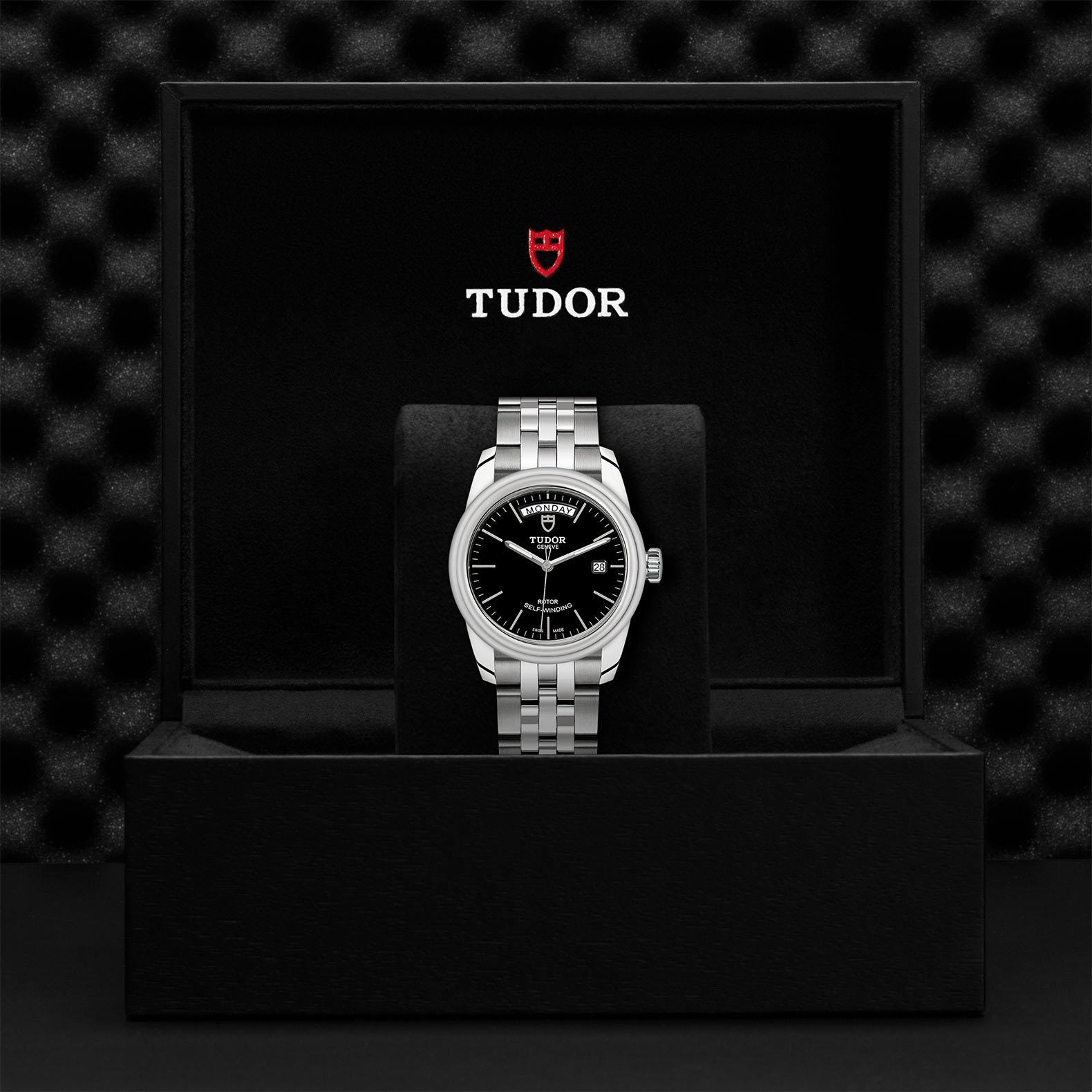 TUDOR Glamour Date+Day