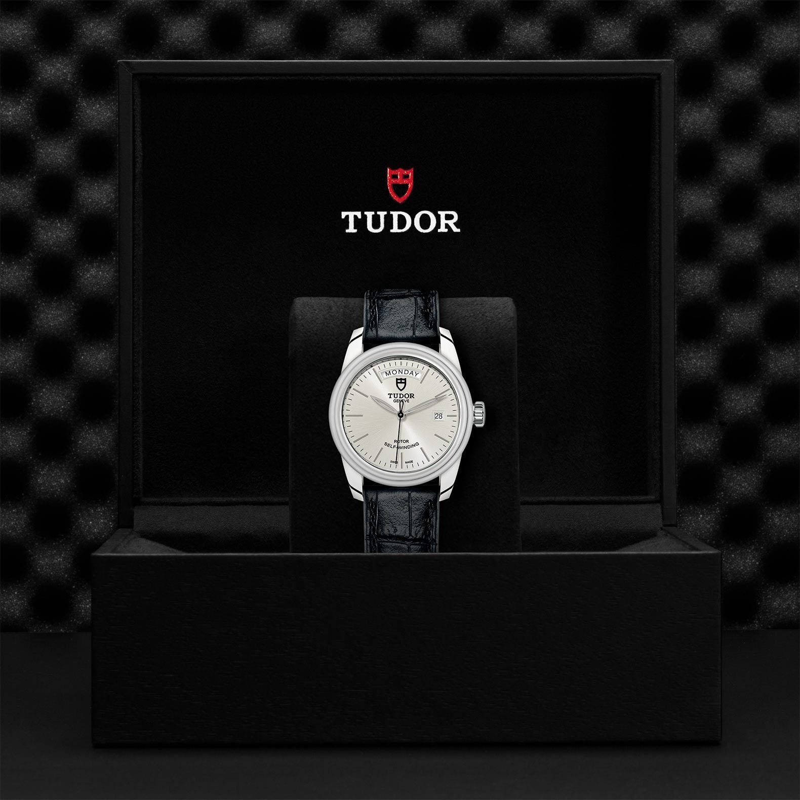 TUDOR Glamour Date+Day