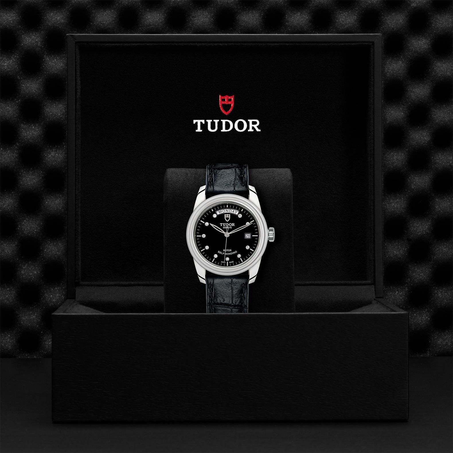 TUDOR Glamour Date+Day