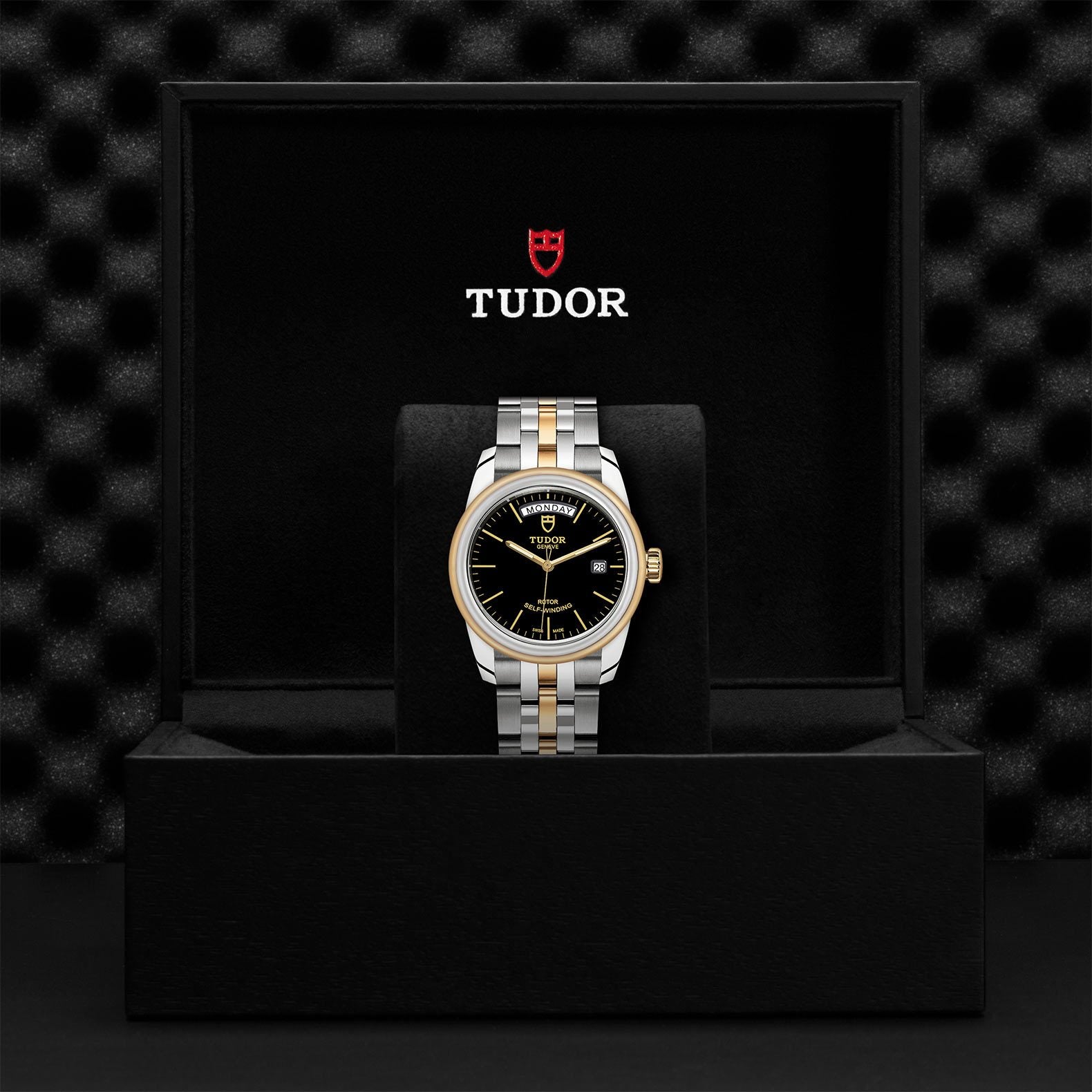 TUDOR Glamour Date+Day