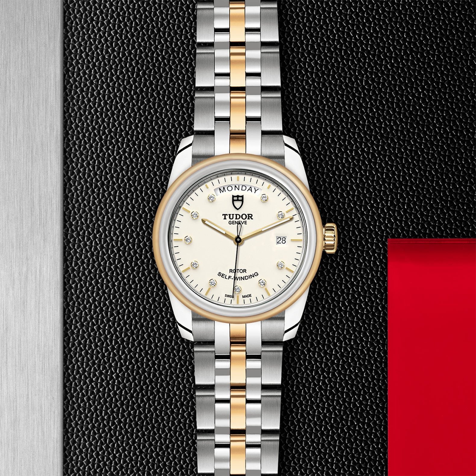 TUDOR Glamour Date+Day